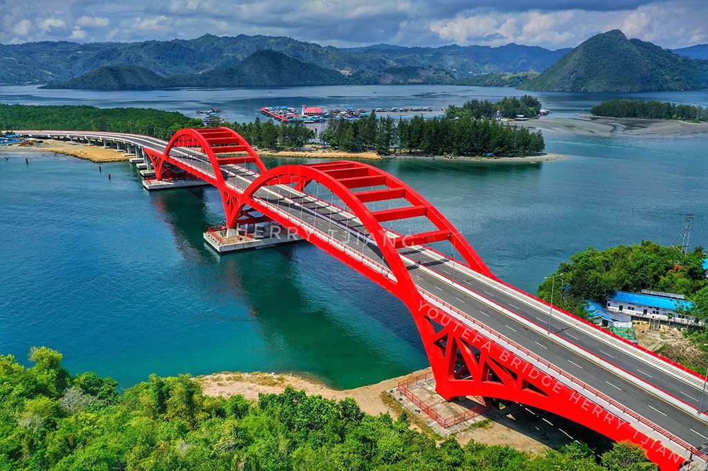 Jembatan Merah Holtekamp